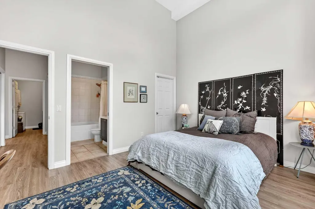 527 15 Avenue SW Calgary AB t2r1r5