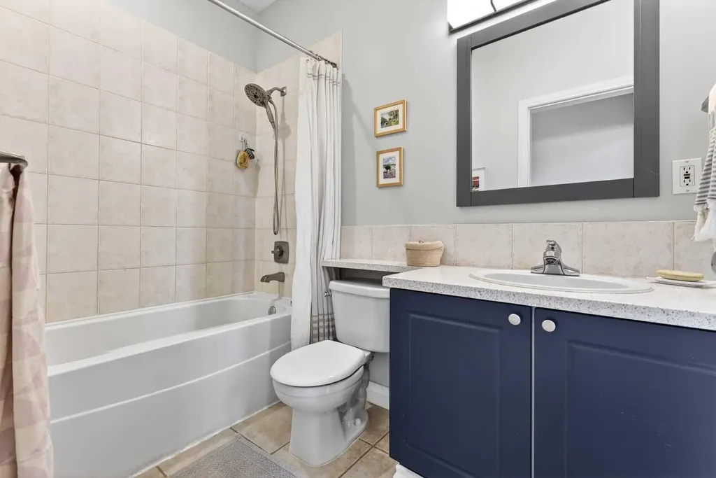 527 15 Avenue SW Calgary AB t2r1r5