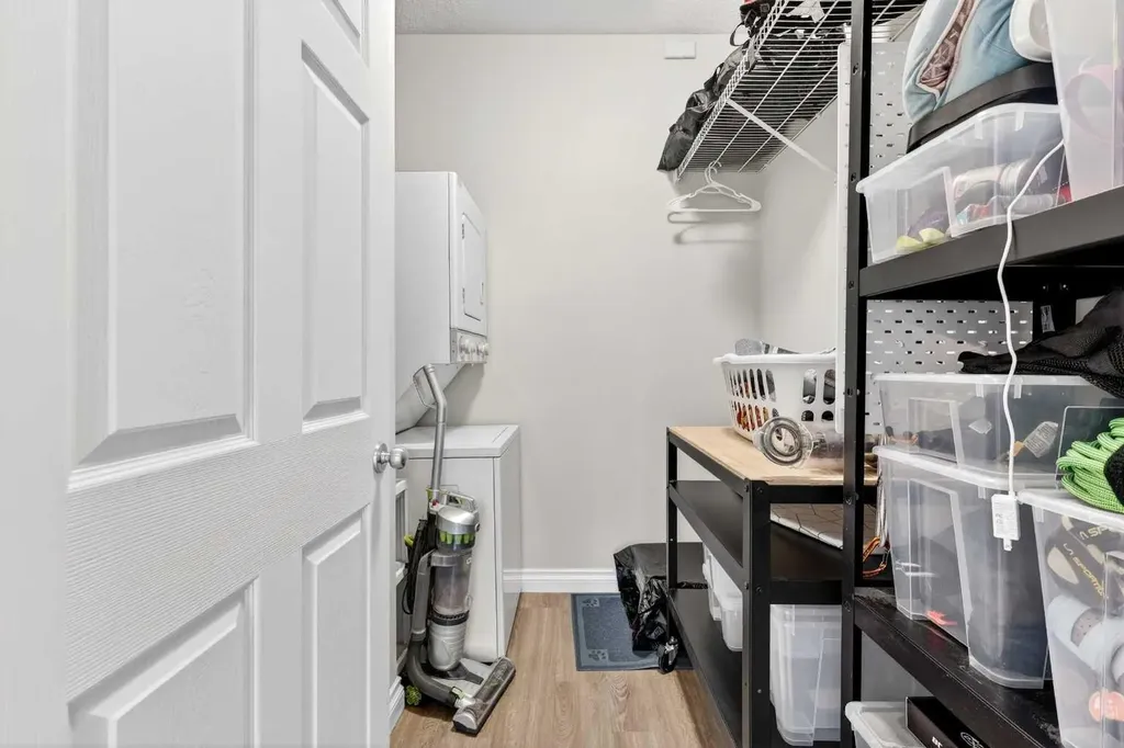 527 15 Avenue SW Calgary AB t2r1r5