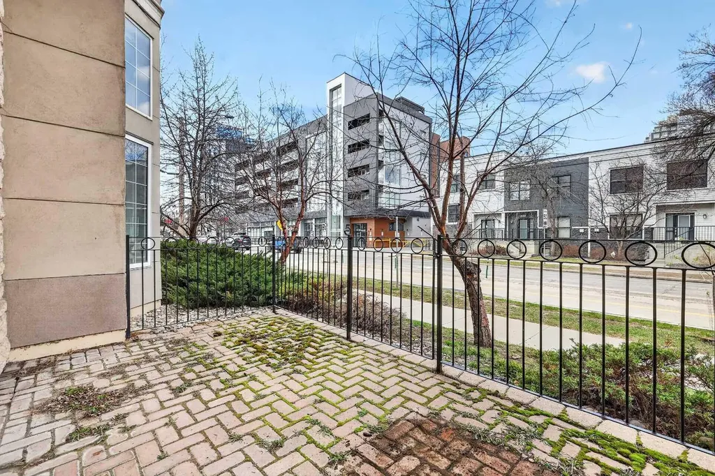 527 15 Avenue SW Calgary AB t2r1r5