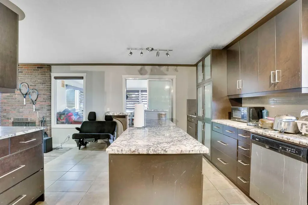 528 Whiteridge Way NE Calgary AB T1Y2Y4