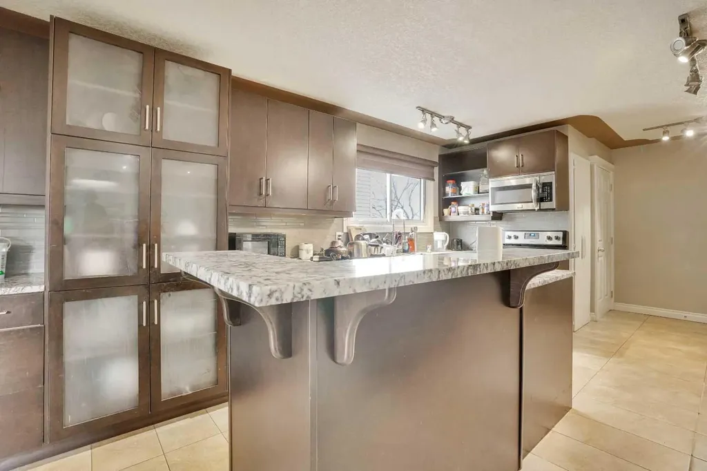 528 Whiteridge Way NE Calgary AB T1Y2Y4
