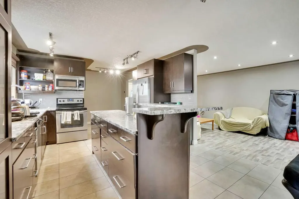 528 Whiteridge Way NE Calgary AB T1Y2Y4