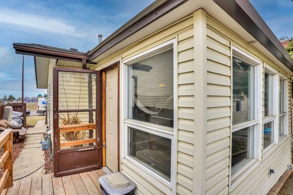 528 Whiteridge Way NE Calgary AB T1Y2Y4