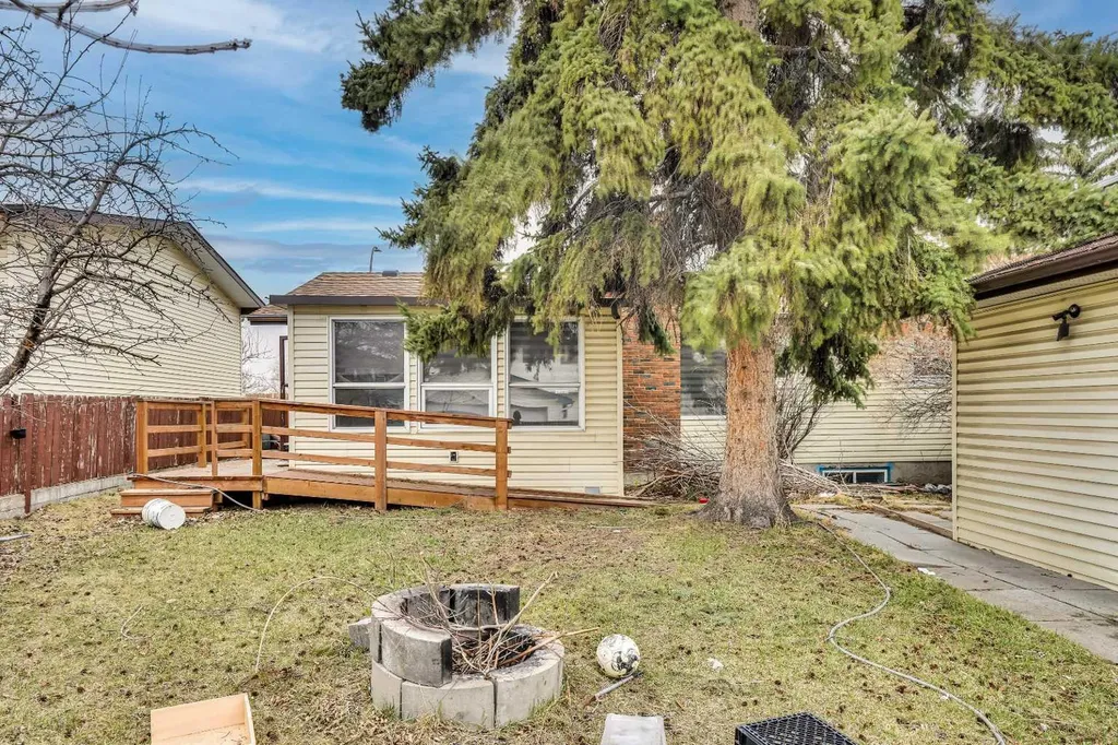 528 Whiteridge Way NE Calgary AB T1Y2Y4