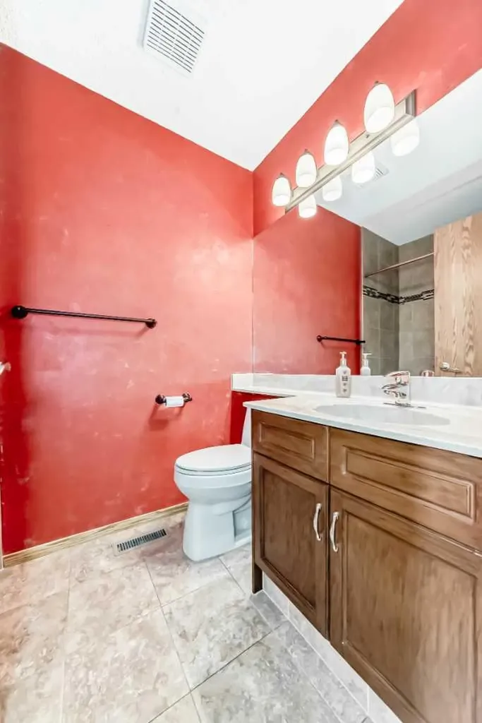 16 Edenwold Green NW Calgary AB T3A 5B8