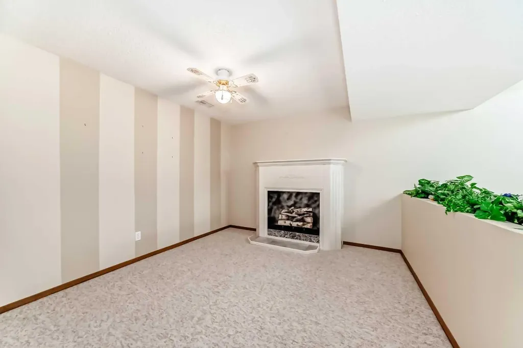 16 Edenwold Green NW Calgary AB T3A 5B8