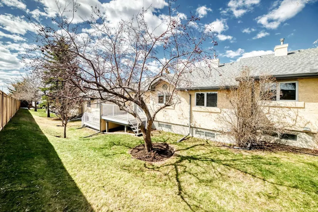 16 Edenwold Green NW Calgary AB T3A 5B8