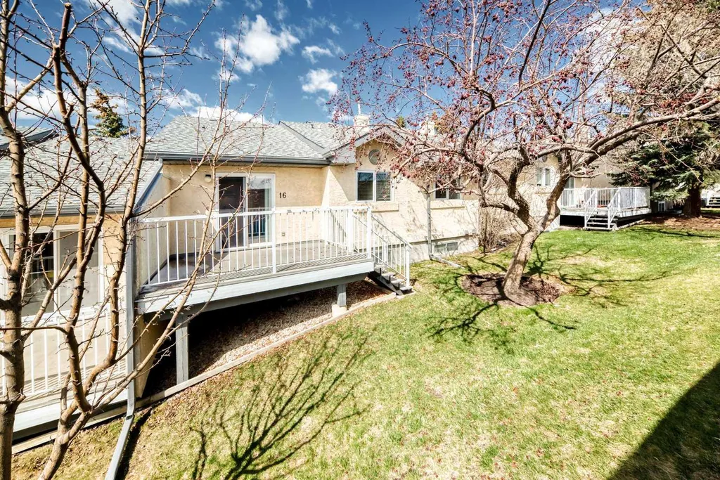16 Edenwold Green NW Calgary AB T3A 5B8