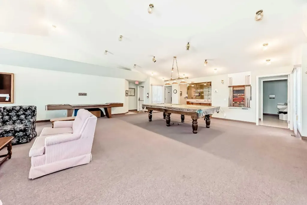 16 Edenwold Green NW Calgary AB T3A 5B8