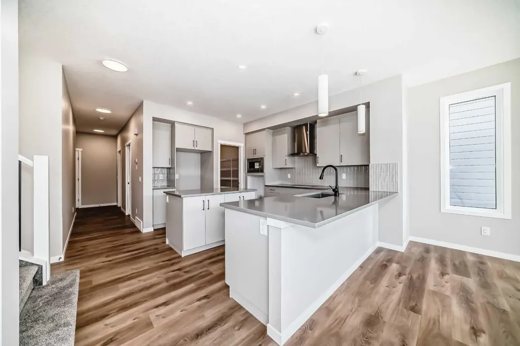 50 Magnolia Gardens SE Calgary AB T3M 2P6