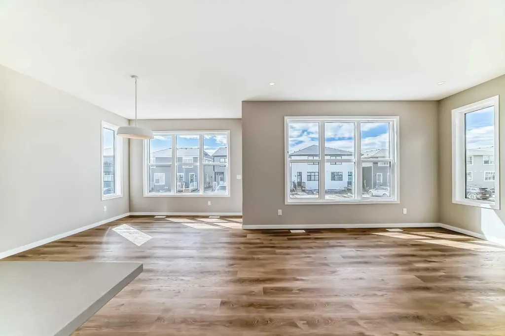 50 Magnolia Gardens SE Calgary AB T3M 2P6