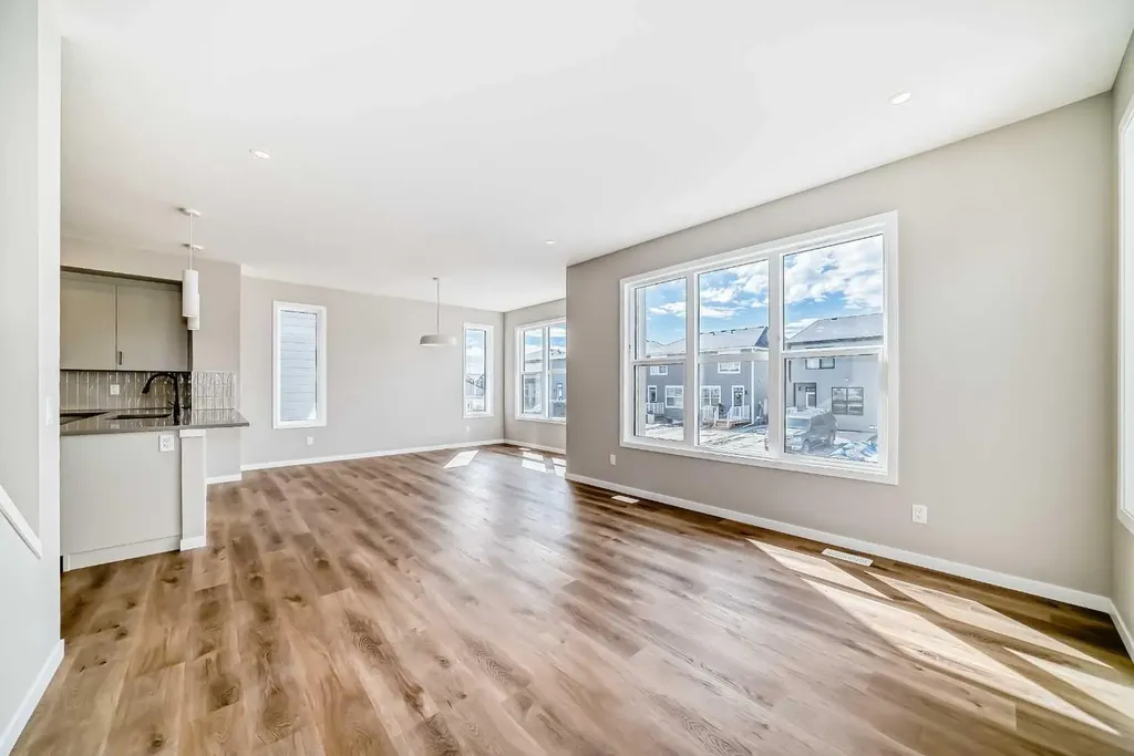 50 Magnolia Gardens SE Calgary AB T3M 2P6