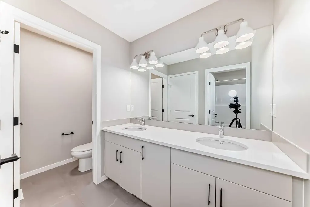 50 Magnolia Gardens SE Calgary AB T3M 2P6