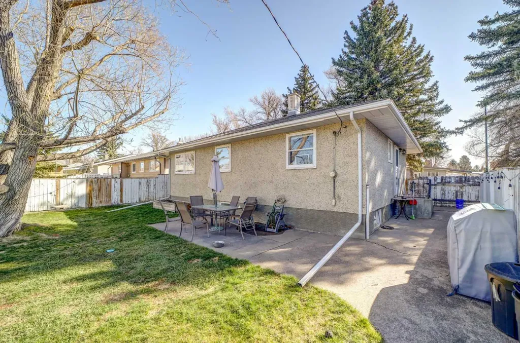 1126 23 N Lethbridge AB T1H 3T4