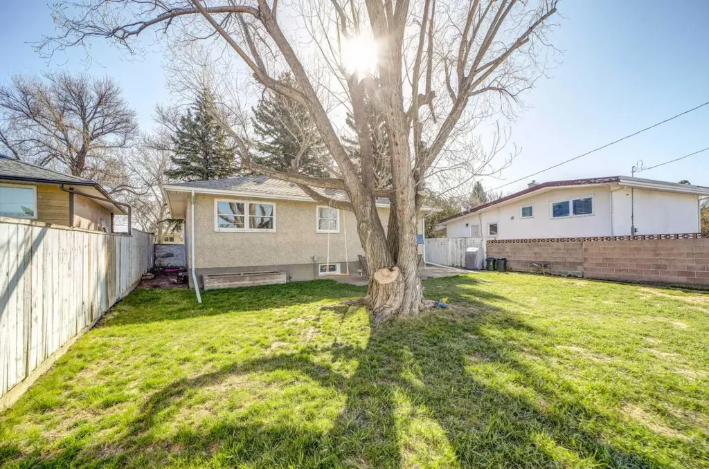 1126 23 N Lethbridge AB T1H 3T4
