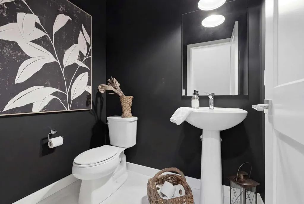 307 Crestridge Common SW Calgary AB T3B 6J5