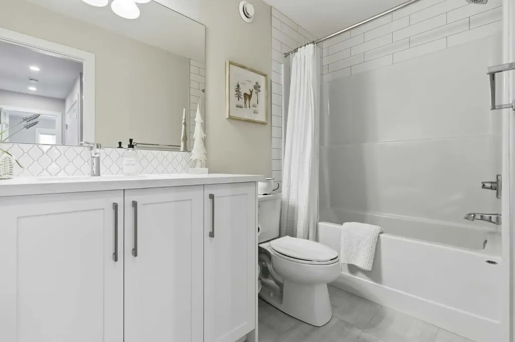 307 Crestridge Common SW Calgary AB T3B 6J5