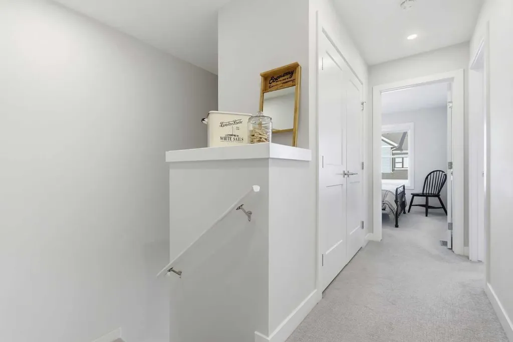 307 Crestridge Common SW Calgary AB T3B 6J5