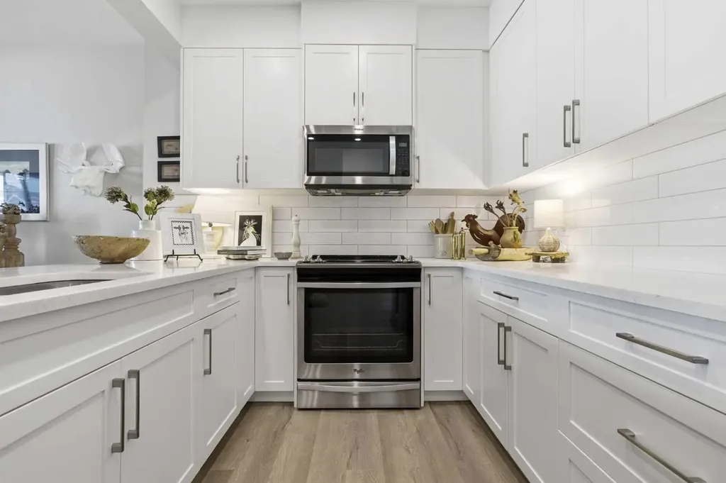 307 Crestridge Common SW Calgary AB T3B 6J5