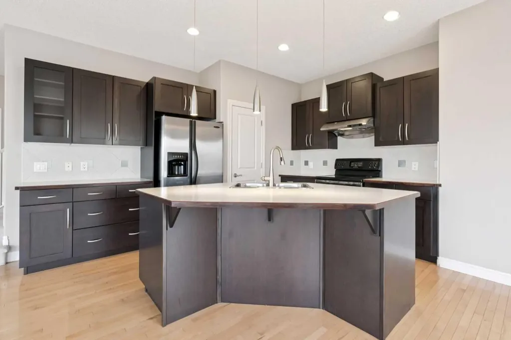 357 Kincora Drive NW Calgary AB T3R 1N3