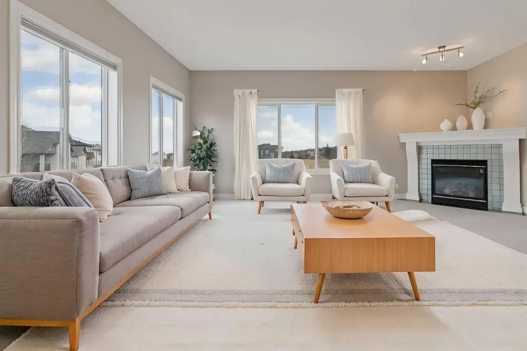357 Kincora Drive NW Calgary AB T3R 1N3