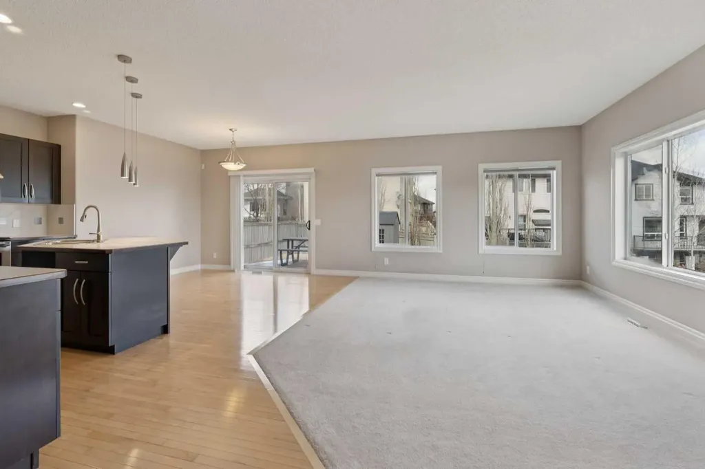 357 Kincora Drive NW Calgary AB T3R 1N3