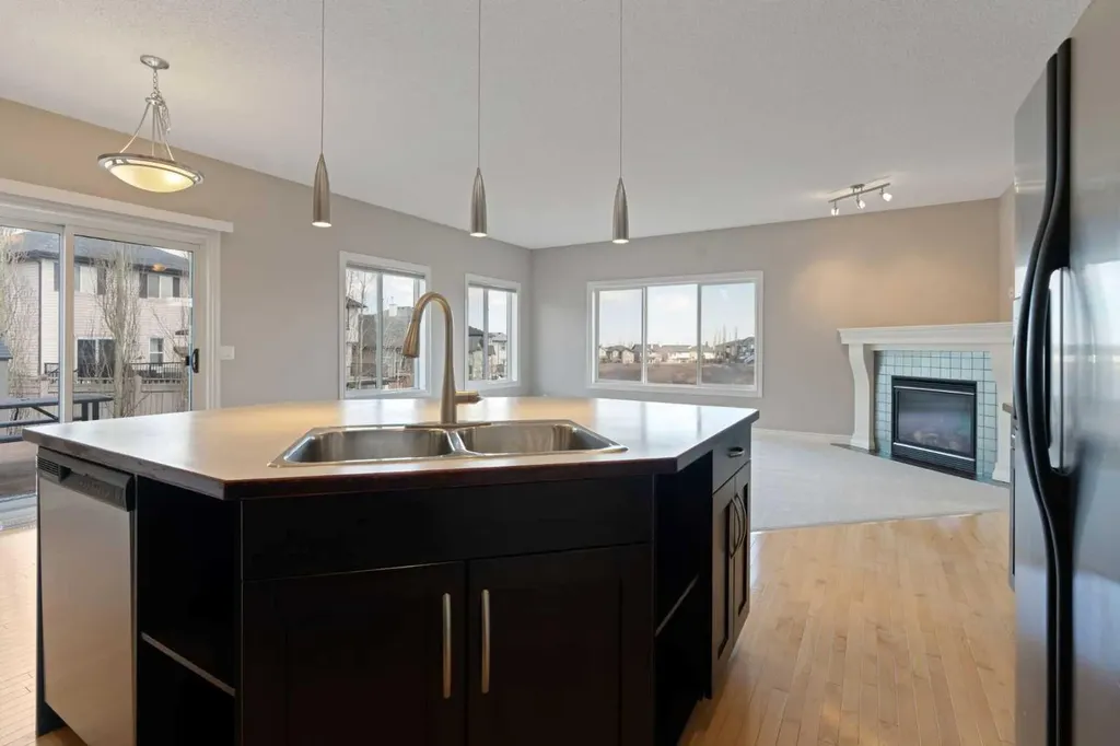 357 Kincora Drive NW Calgary AB T3R 1N3