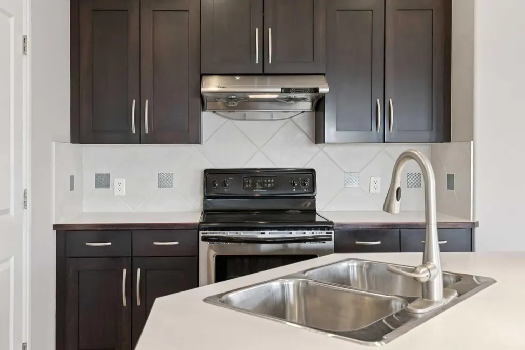 357 Kincora Drive NW Calgary AB T3R 1N3