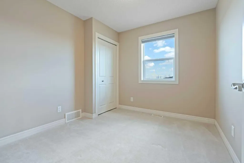 357 Kincora Drive NW Calgary AB T3R 1N3