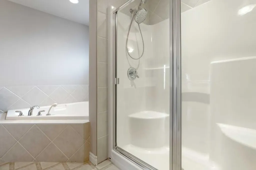 357 Kincora Drive NW Calgary AB T3R 1N3