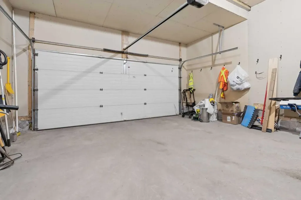 357 Kincora Drive NW Calgary AB T3R 1N3