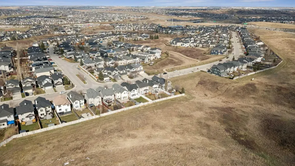 357 Kincora Drive NW Calgary AB T3R 1N3