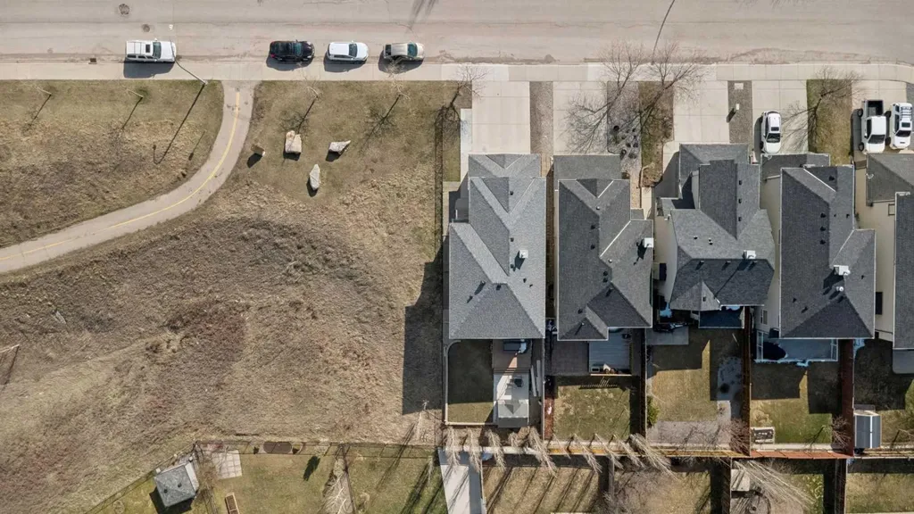 357 Kincora Drive NW Calgary AB T3R 1N3
