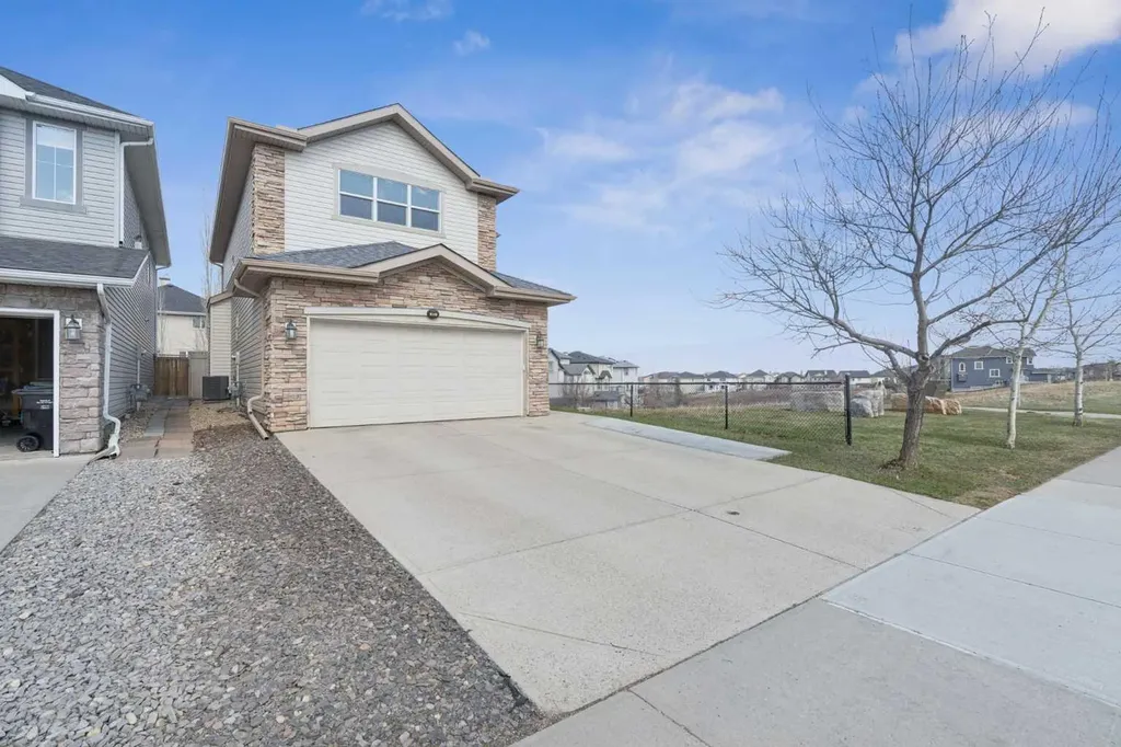 357 Kincora Drive NW Calgary AB T3R 1N3