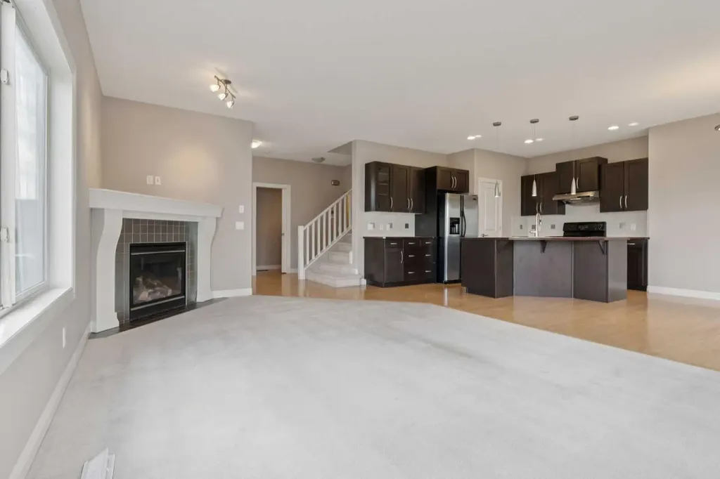 357 Kincora Drive NW Calgary AB T3R 1N3