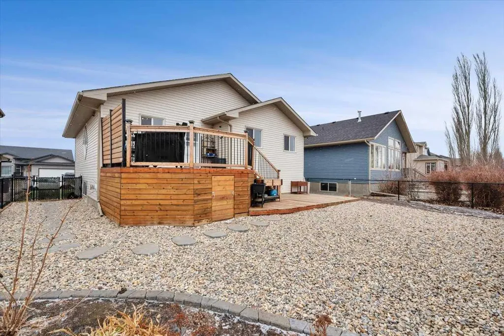 156 Aspen Creek Crescent Strathmore AB T1P 0A7