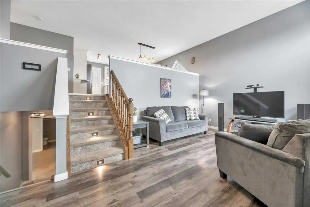 156 Aspen Creek Crescent Strathmore AB T1P 0A7