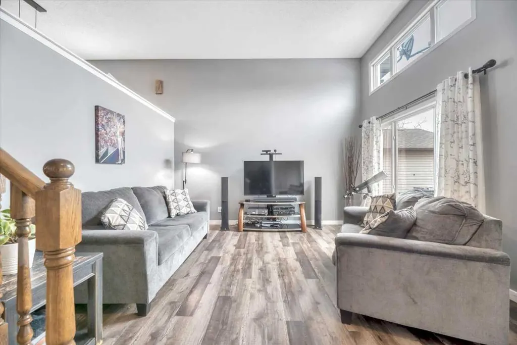 156 Aspen Creek Crescent Strathmore AB T1P 0A7