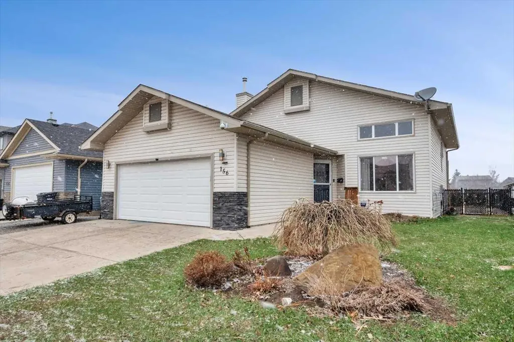 156 Aspen Creek Crescent Strathmore AB T1P 0A7