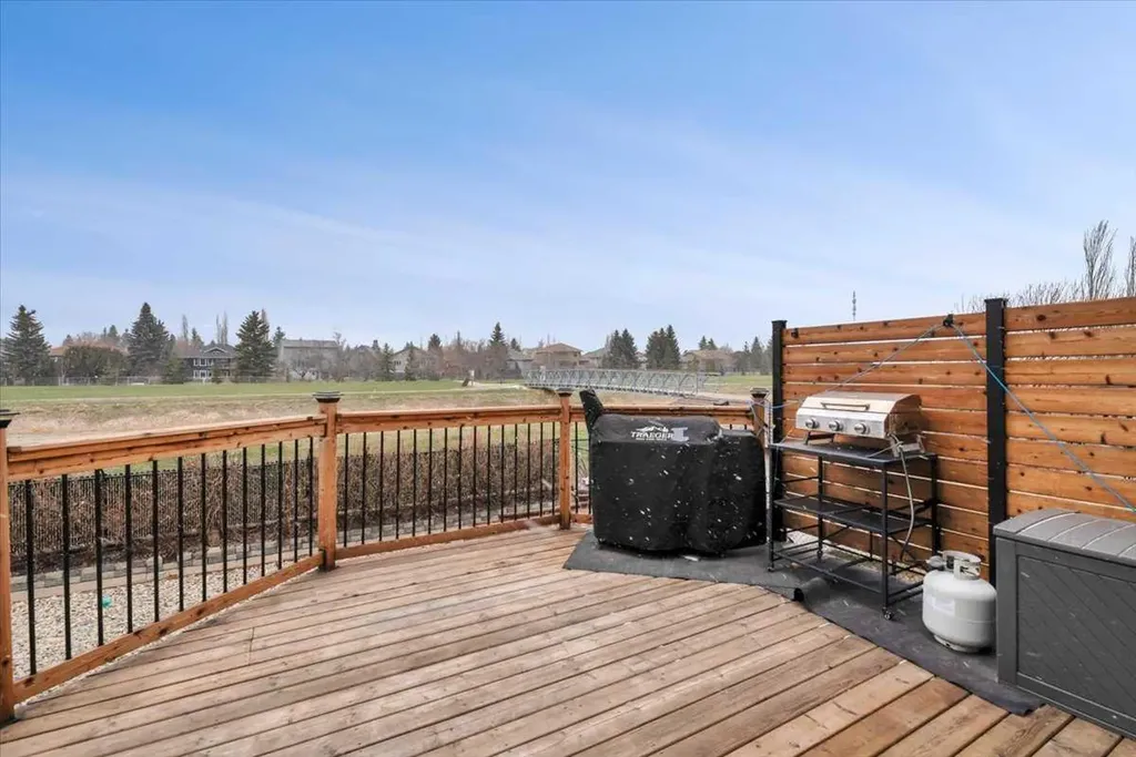 156 Aspen Creek Crescent Strathmore AB T1P 0A7