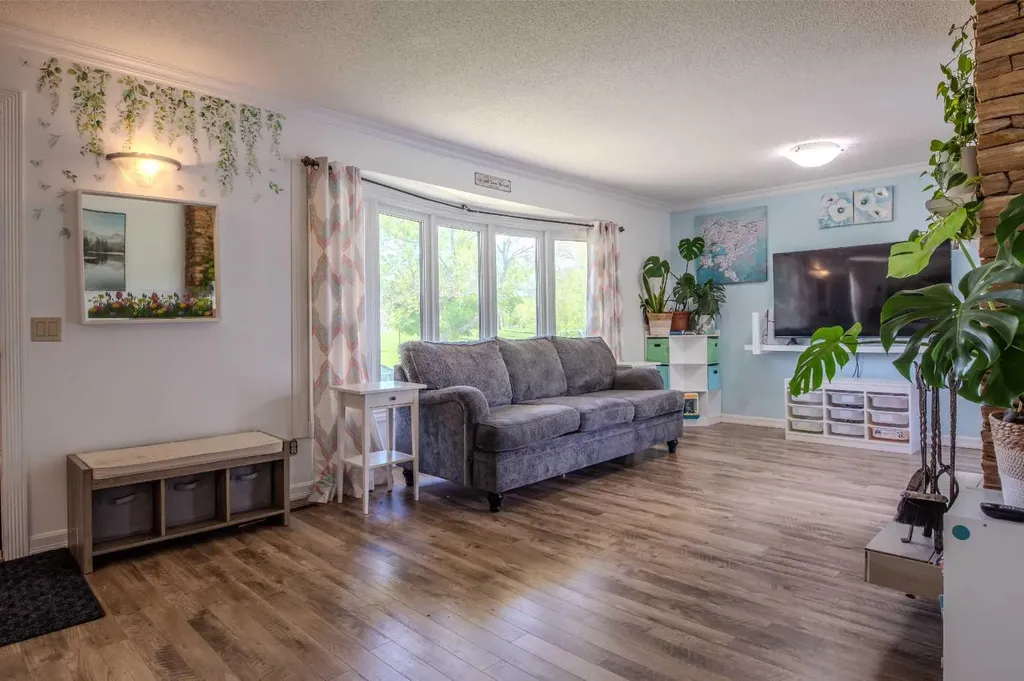 5936 Madigan Drive NE Calgary AB T2A 5A3
