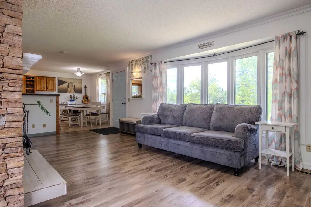 5936 Madigan Drive NE Calgary AB T2A 5A3