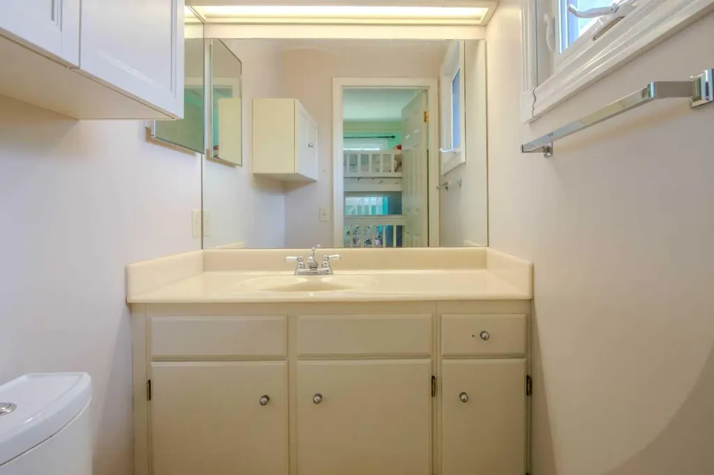 5936 Madigan Drive NE Calgary AB T2A 5A3