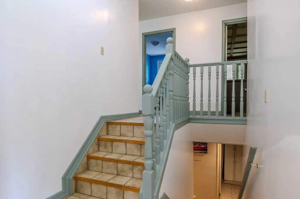 5936 Madigan Drive NE Calgary AB T2A 5A3