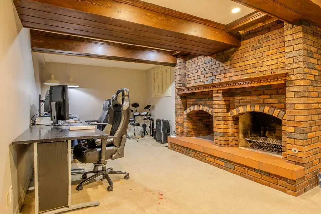 5936 Madigan Drive NE Calgary AB T2A 5A3