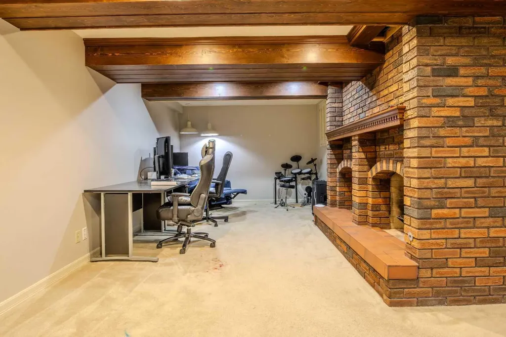 5936 Madigan Drive NE Calgary AB T2A 5A3