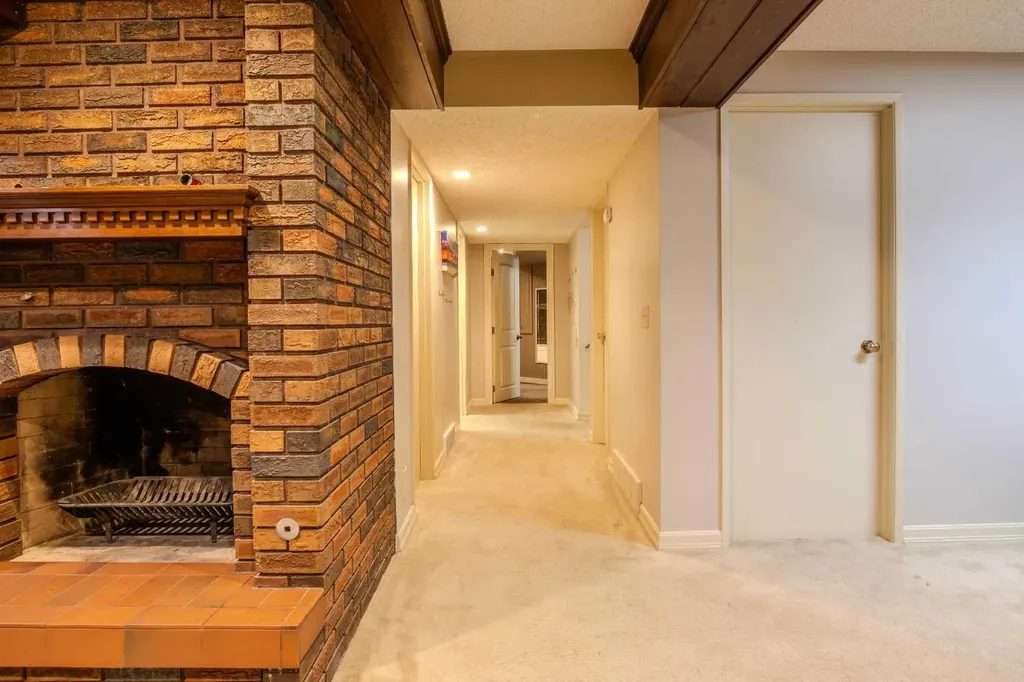 5936 Madigan Drive NE Calgary AB T2A 5A3