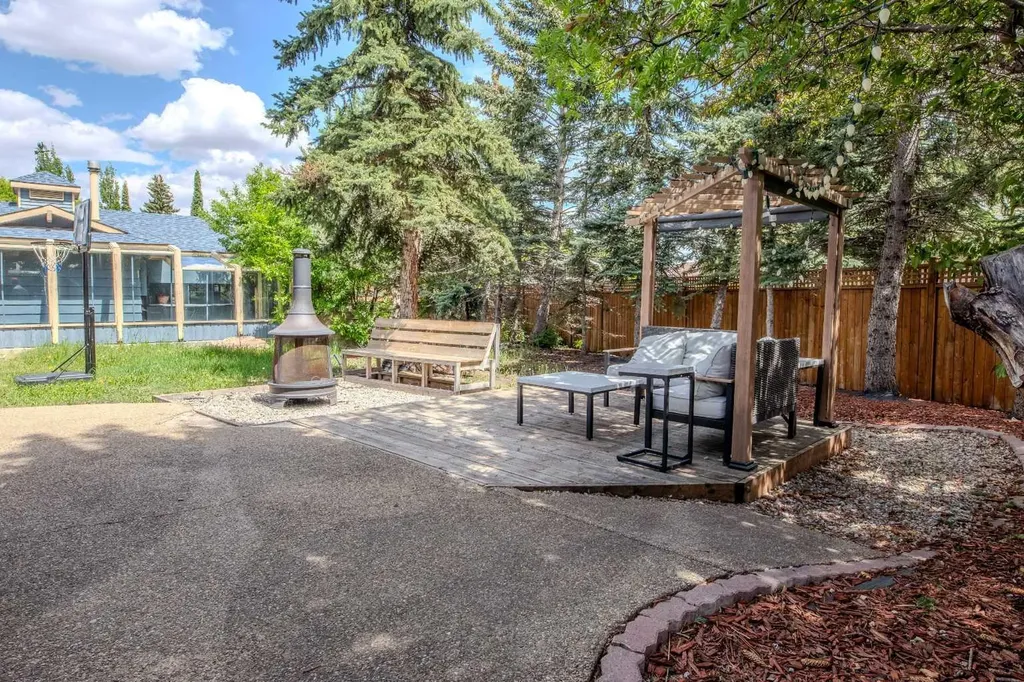 5936 Madigan Drive NE Calgary AB T2A 5A3