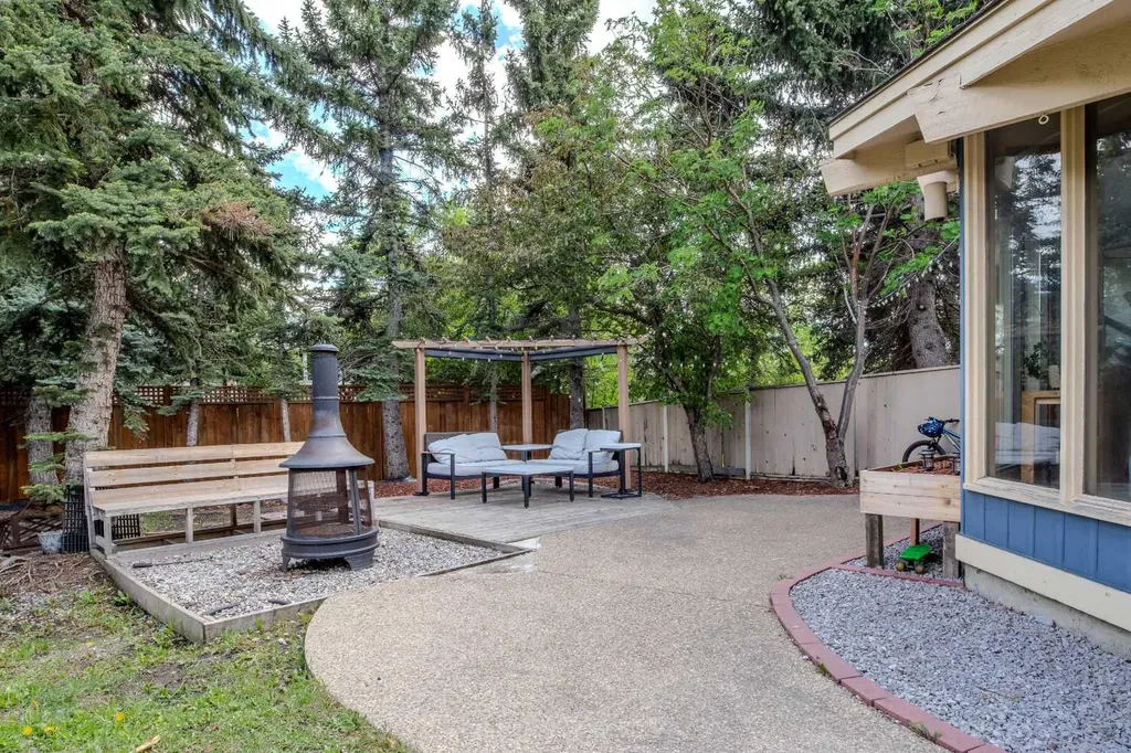 5936 Madigan Drive NE Calgary AB T2A 5A3